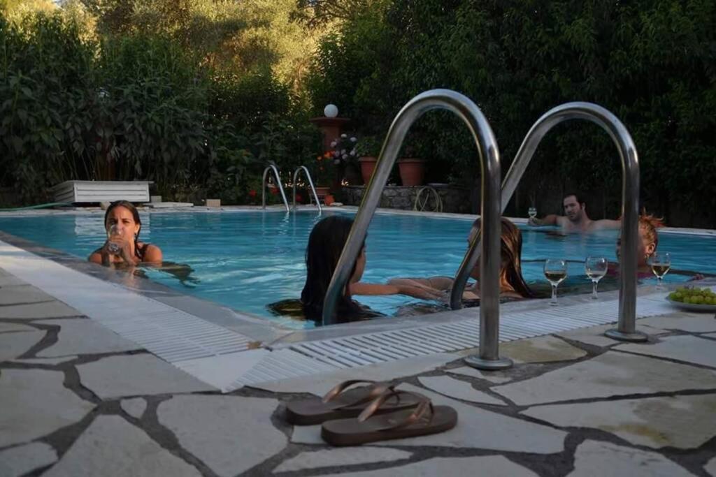 Villa Loula ลิเกีย ภายนอก รูปภาพ
