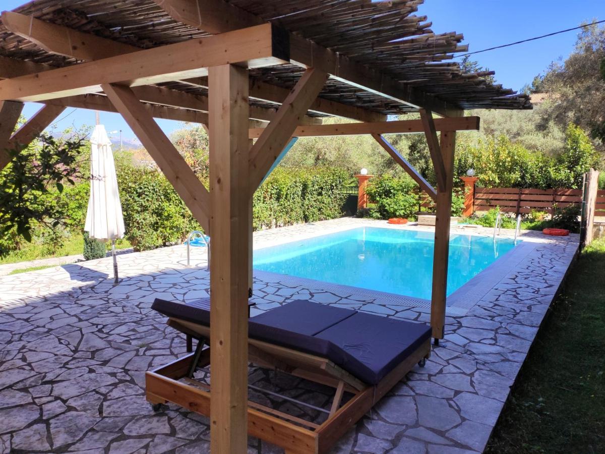 Villa Loula ลิเกีย ภายนอก รูปภาพ